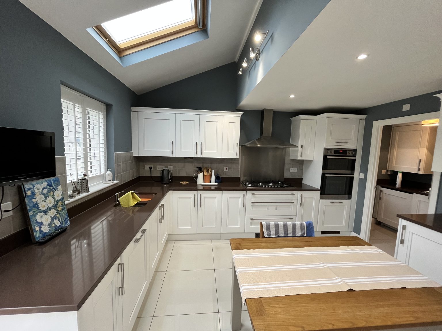  Exeter Spray Centre Kitchen spraying covering Devon and Somerset