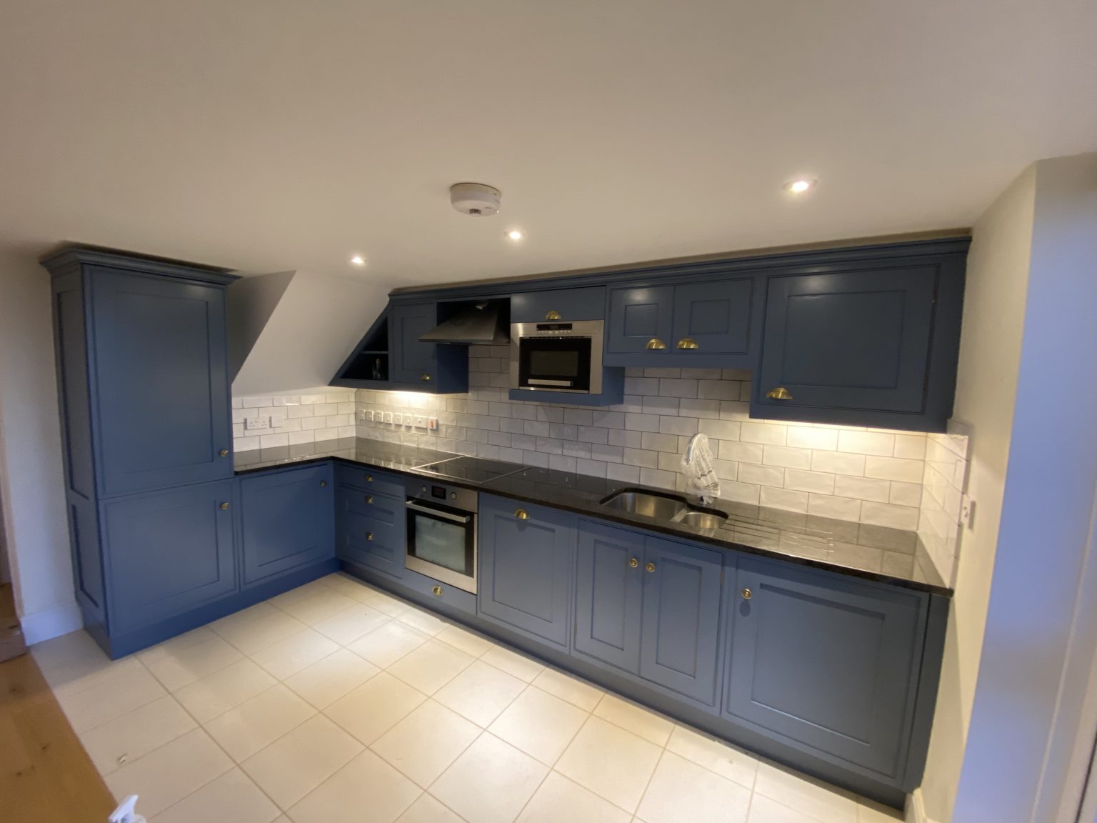  Exeter Spray Centre Kitchen spraying covering Devon and Somerset